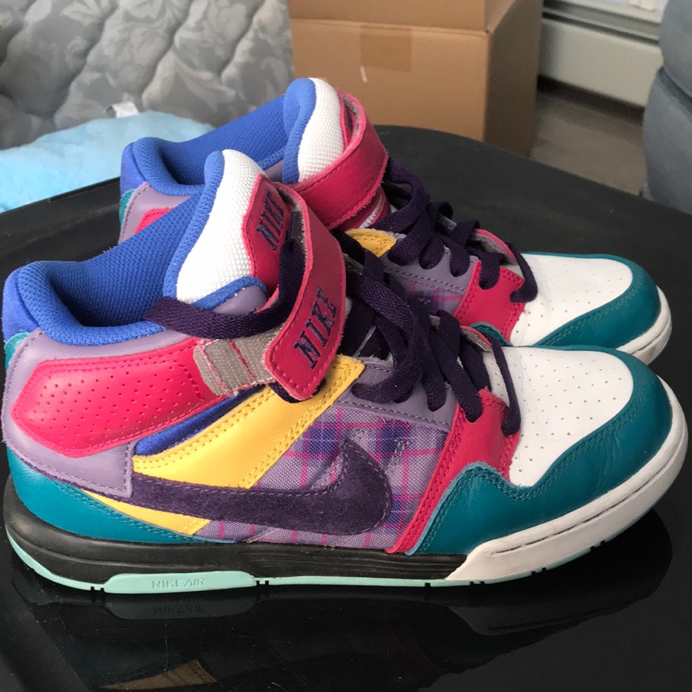 NikeiD custom sneakers